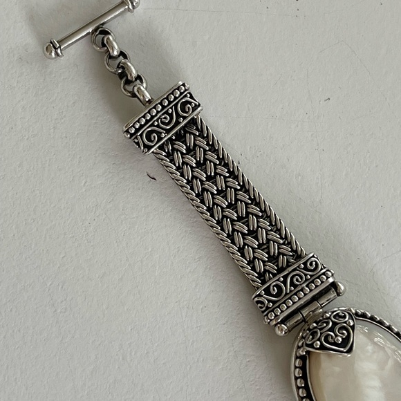 Ornate Indonesian Mother of Pearl Bracelet - Picture 3 of 12